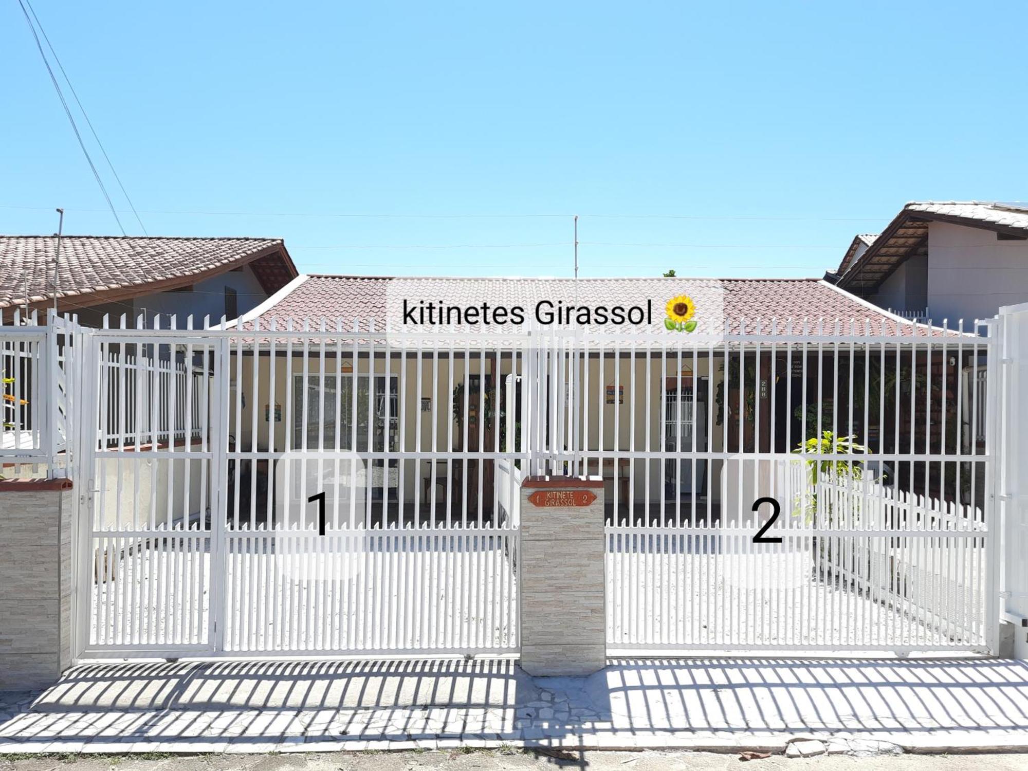 Kitinete Girassol 1 - Penha Sc - Beto Carrero 빌라 외부 사진
